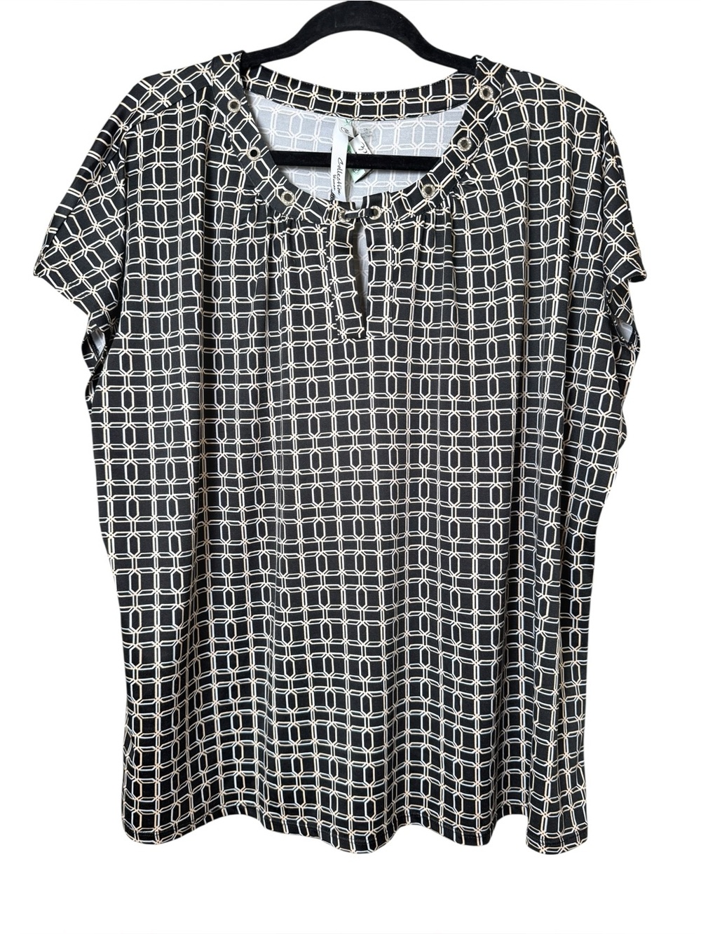 NY Collection 2X Black & White Geometric Short-Sleeve Blouse
